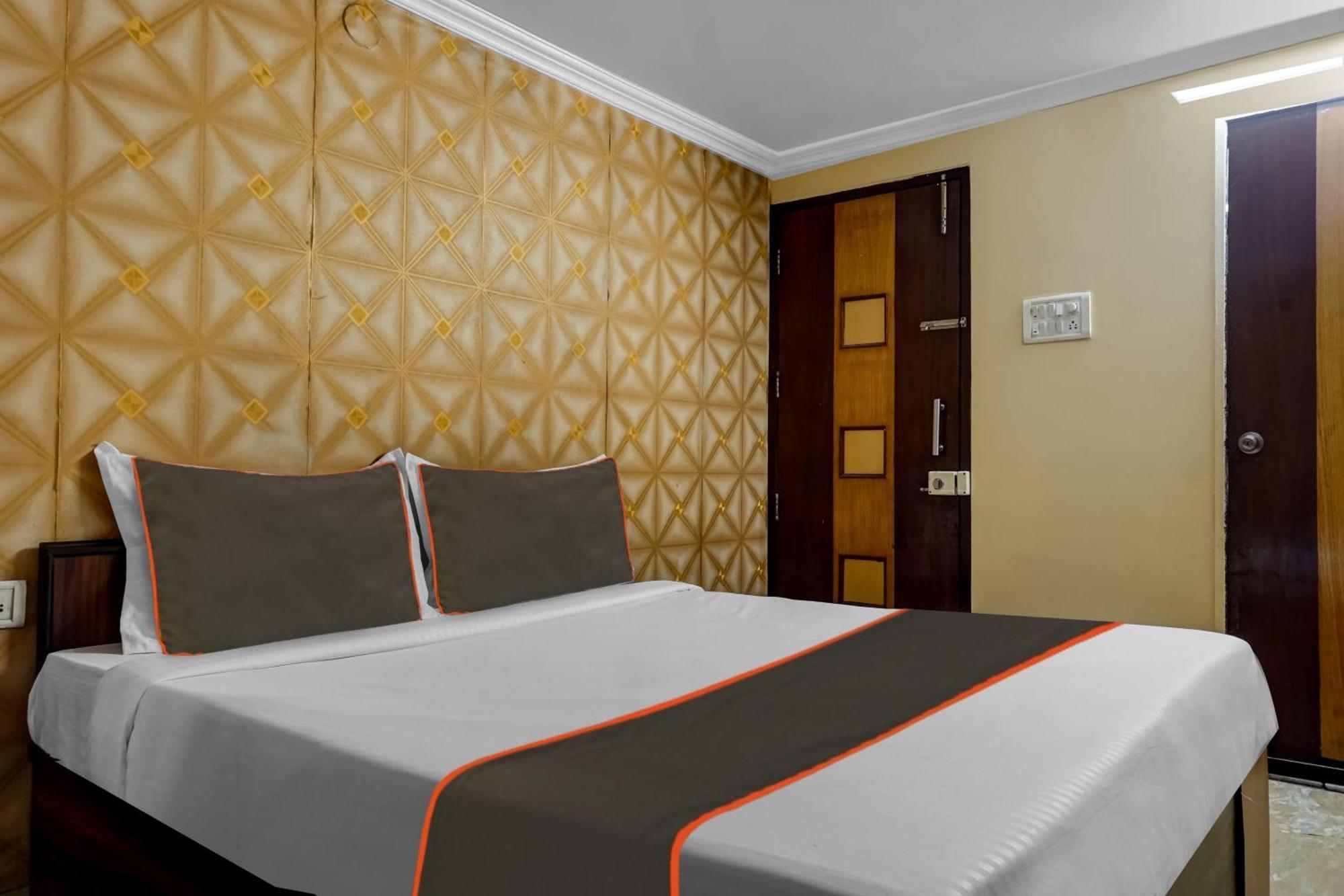 Hotel Galaxy Residency Kalyani Nagar Пуна Экстерьер фото