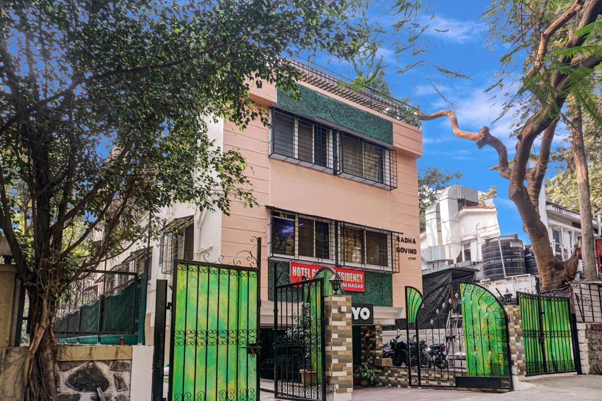 Hotel Galaxy Residency Kalyani Nagar Пуна Экстерьер фото