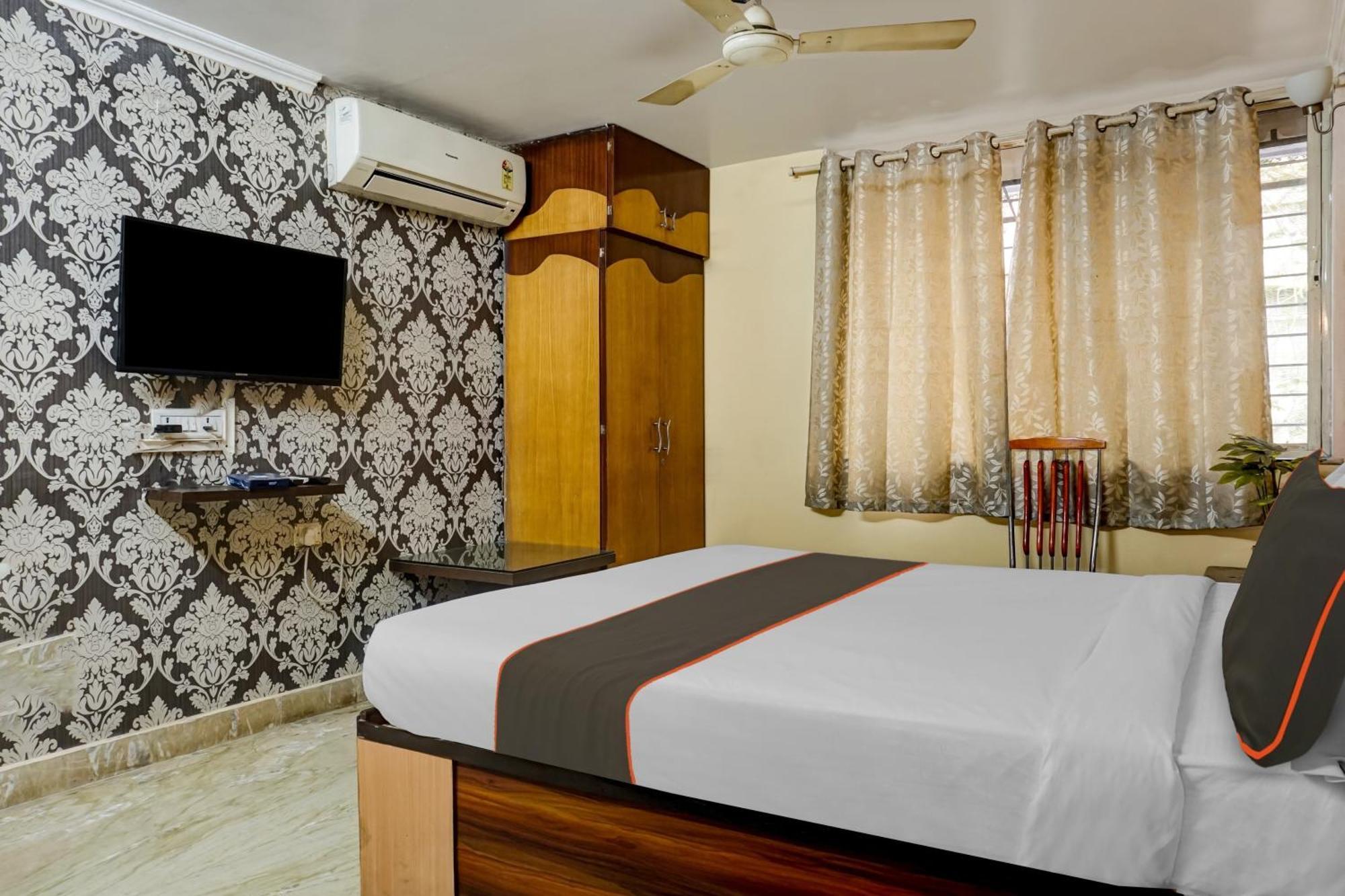 Hotel Galaxy Residency Kalyani Nagar Пуна Экстерьер фото