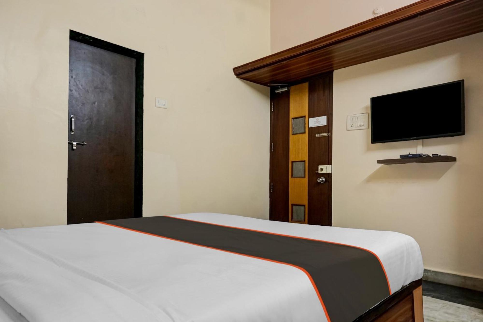 Hotel Galaxy Residency Kalyani Nagar Пуна Экстерьер фото